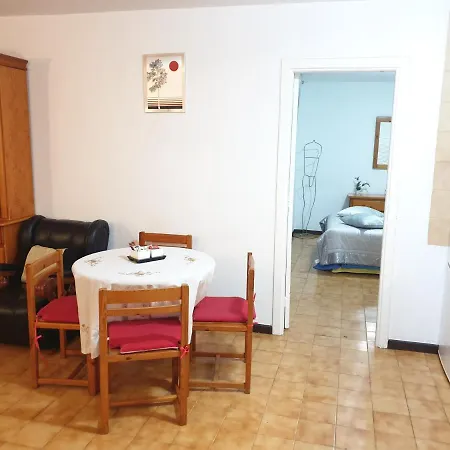 Lägenhet Apartament Con Picina Buena *